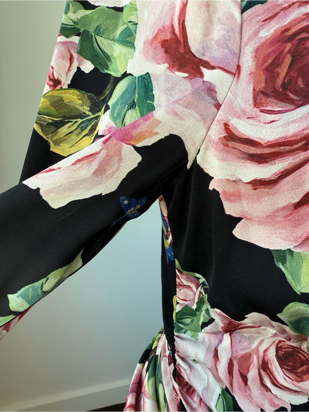 Dolce & Gabbana Silk Dress with Pink Rose Print 🌹 - Picture 11 of 16